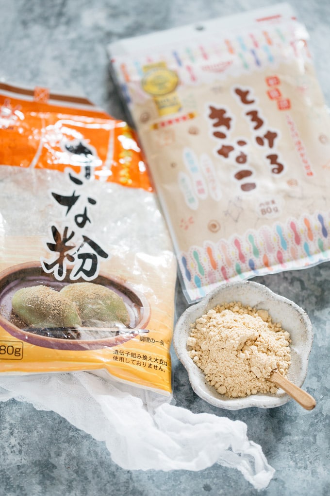 raindrop cake ingredients- kinako soybean powder and it's packaging