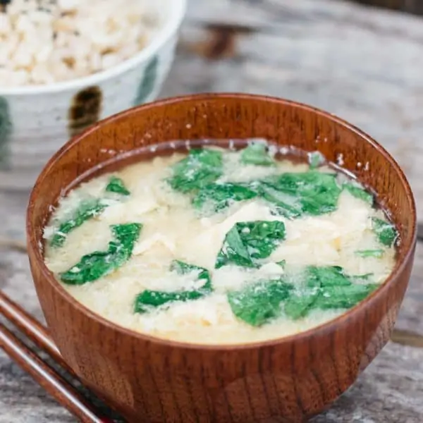 Egg and spinach miso soup