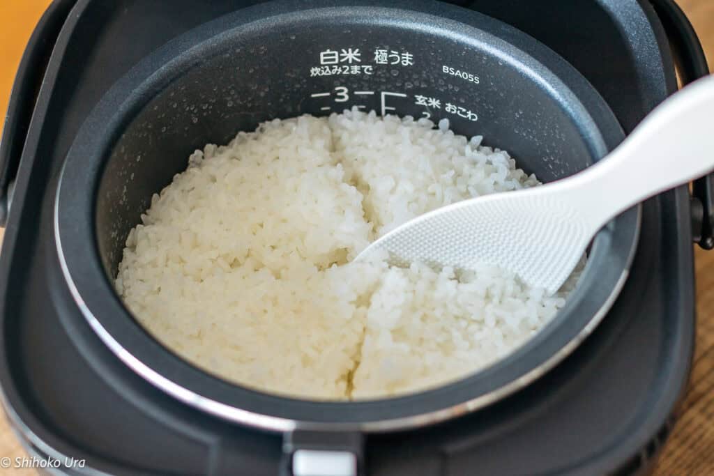 How to Cook Rice in a Rice Cooker- Chopstick Chronicles