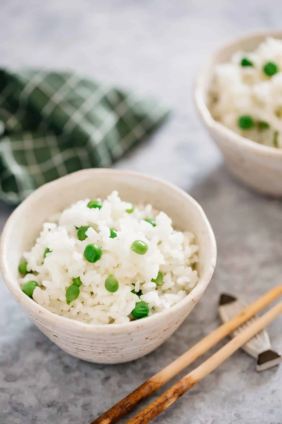 green peas and rice served in a Japanese bowl.