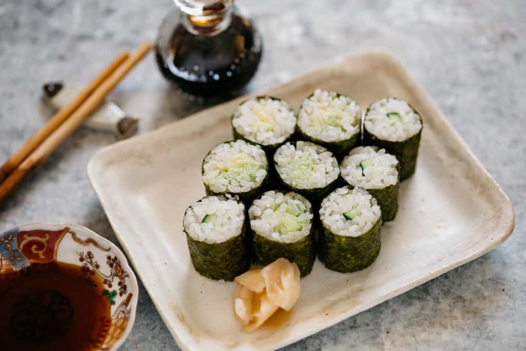 9 pieces of avocado and cucumber hosomaki rolls 